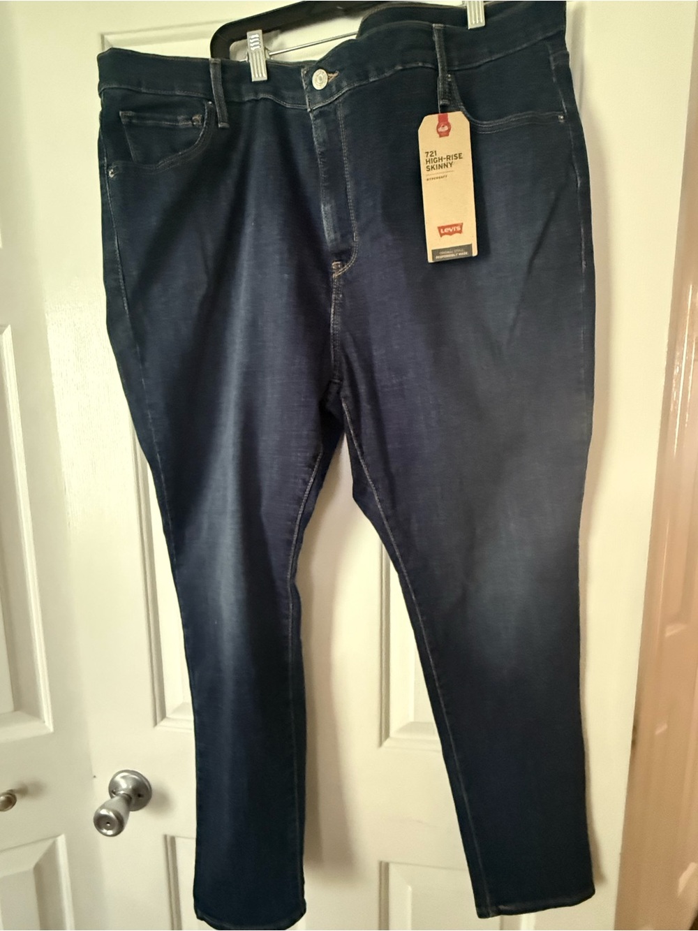 Levi's Dark Wash Skinny Jeans - Blue 24W